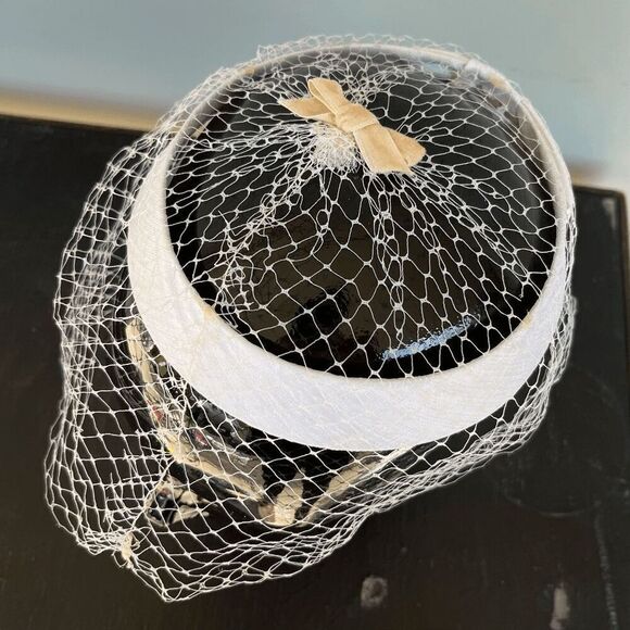 Vintage White Bow Veil Fascinator with Mesh Netting Birdcage Veil - Picture 7 of 7